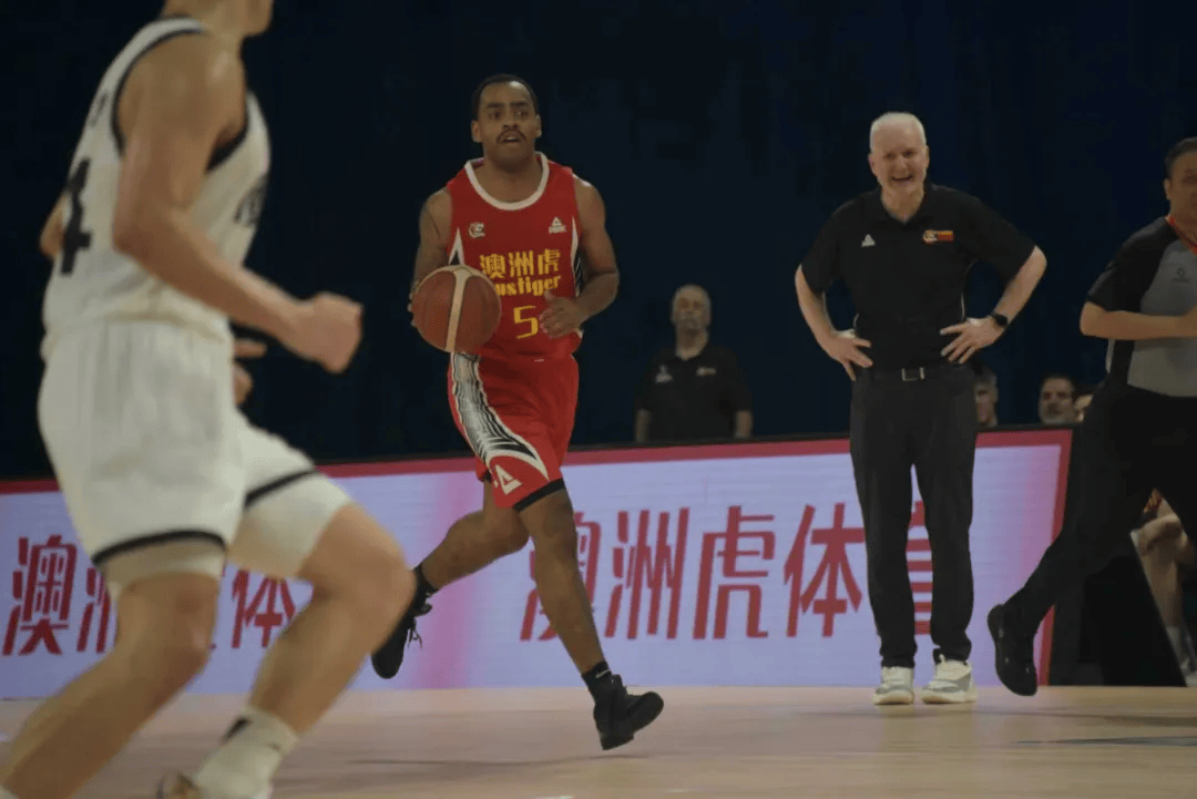 男篮直播今天1930_(男篮直播今天1930直播CBA总决骞)  第1张