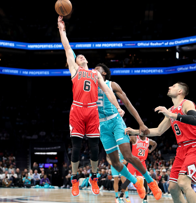 英国男篮险胜黑山男篮迎首胜武切维奇空砍31分11板7助的简单介绍  第1张