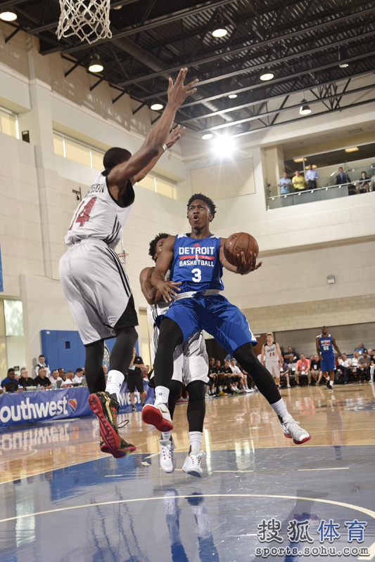 包含夏季联赛巅峰之战高清直播见证新星崛起的词条