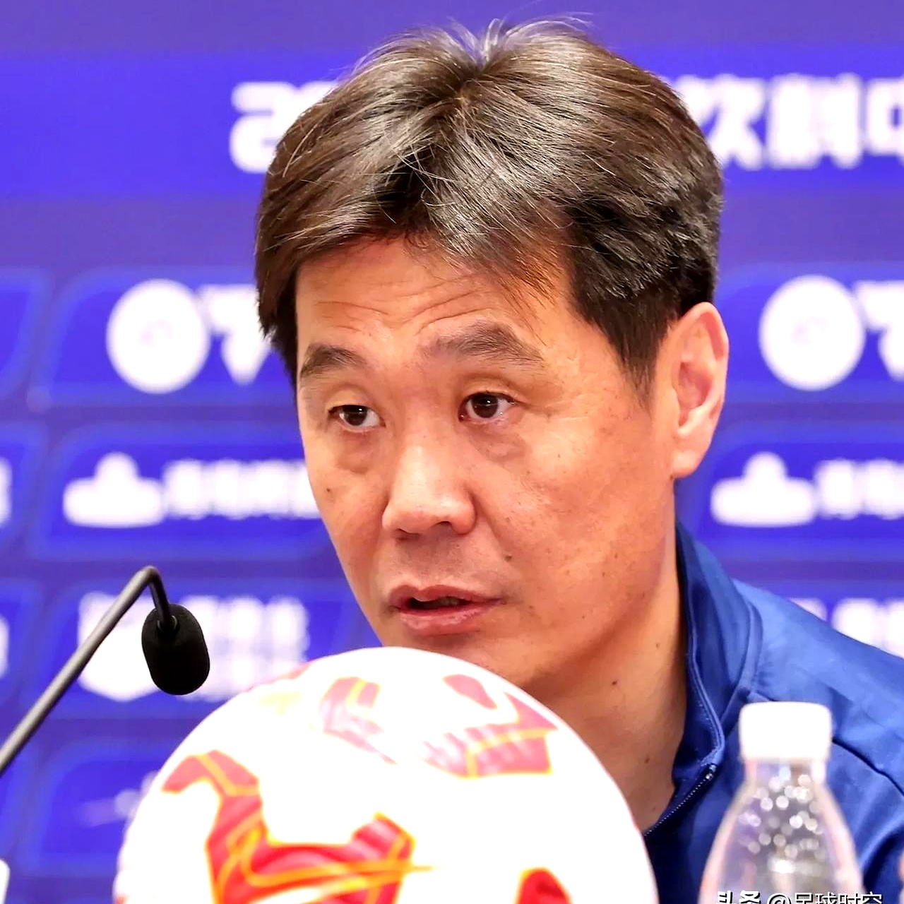 李霄鹏:球迷应该对球员保持宽容海牛逆转国安的简单介绍 第1张 李霄鹏:球迷应该对球员保持宽容海牛逆转国安的简单介绍 第1张