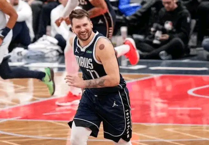 东契奇砍下37分11板9助准三双斯洛文尼亚男篮三连胜的简单介绍