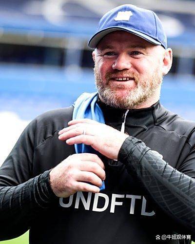 鲁尼抨击萨拉赫质疑其比赛中防守态度