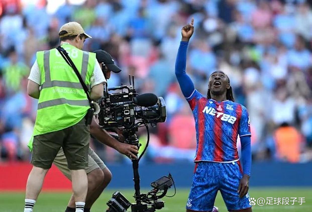 热刺预计求购埃泽球员本赛季在水晶宫有优秀表现的简单介绍 第2张 热刺预计求购埃泽球员本赛季在水晶宫有优秀表现的简单介绍 第2张