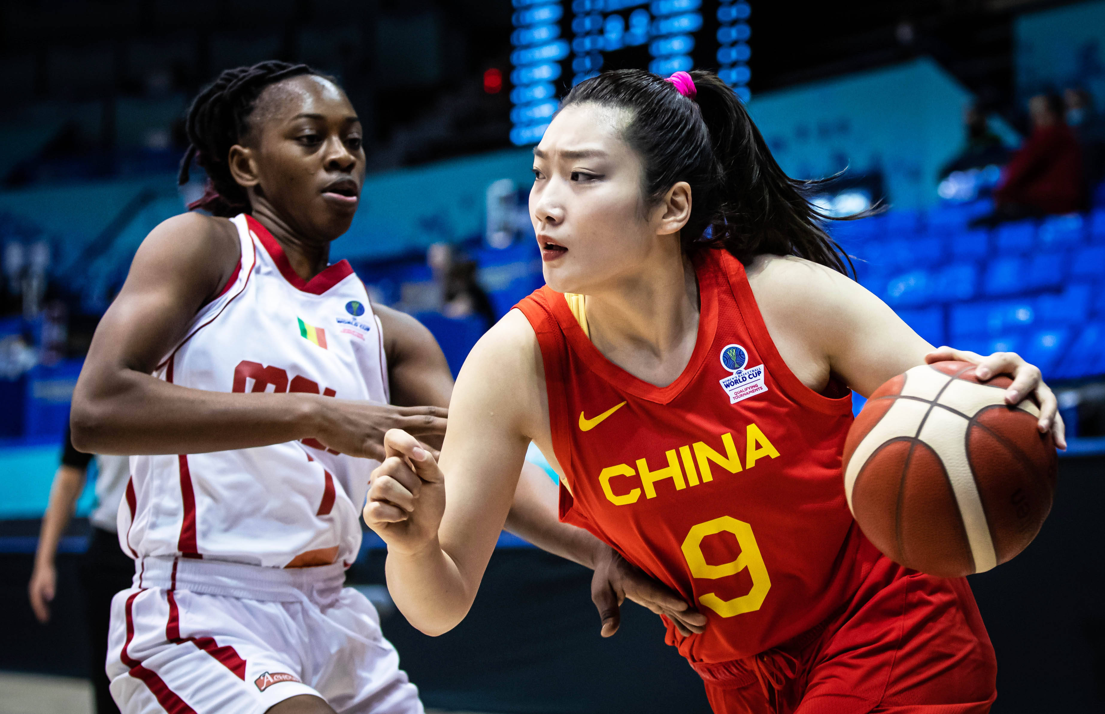 丹女杯:霍什奥尔姆女篮VS海莱乌女篮的简单介绍