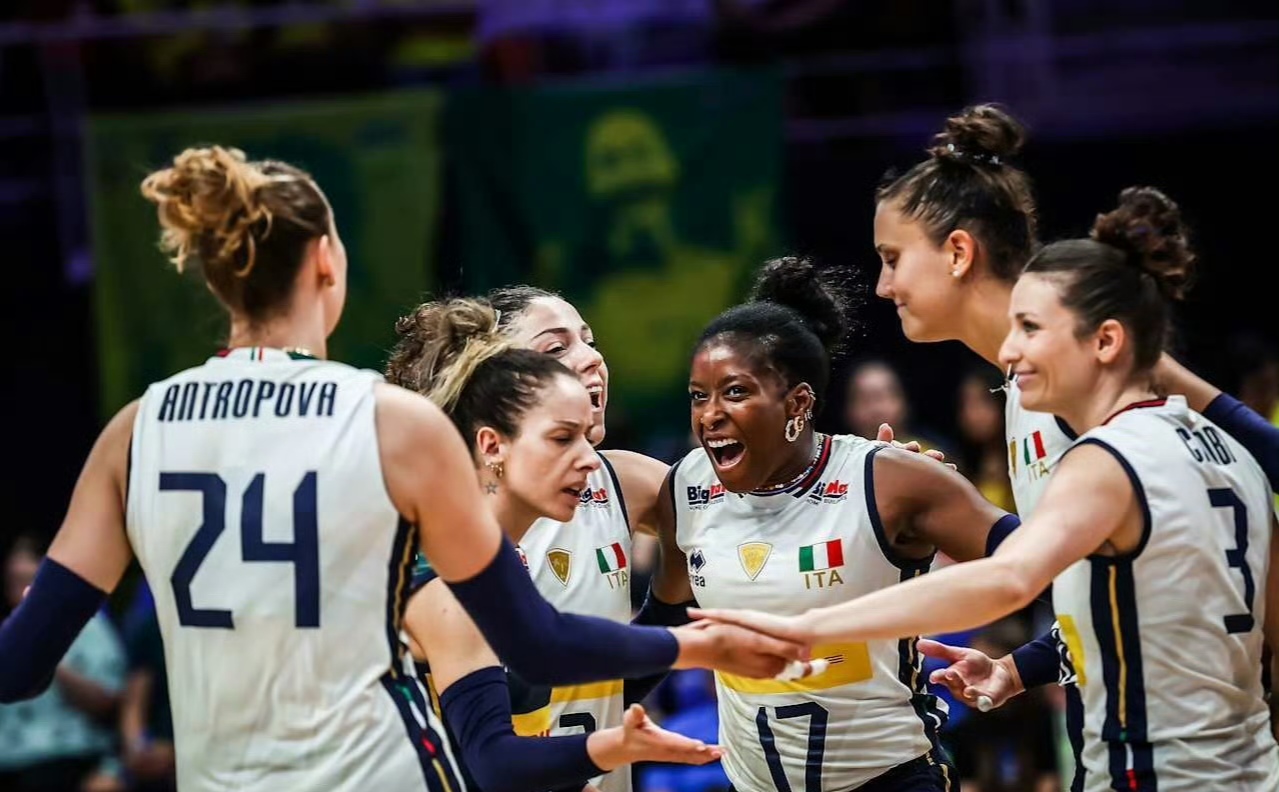 包含瑞士甲女：卡鲁日女足VS瓦登斯维尔女足的词条  第1张