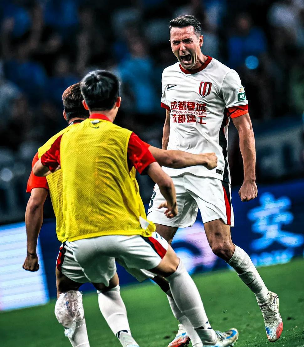 中超深圳新鹏城2-4浙江队米特里策传射卡列洛梅开二度的简单介绍