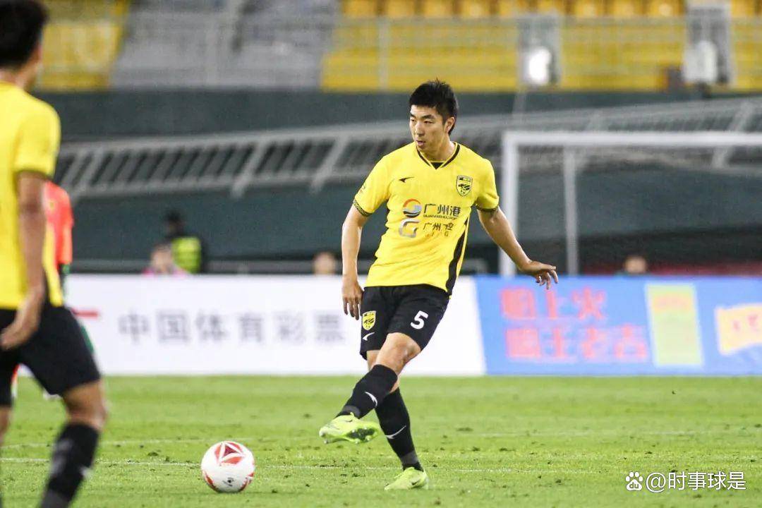 包含广东广州豹憾得中甲联赛第三名未能升入中超的词条