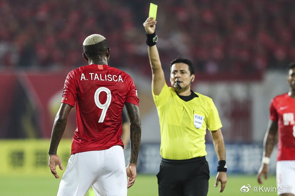 贝西克塔斯有意斯特林球队正在推动交易的简单介绍  第1张