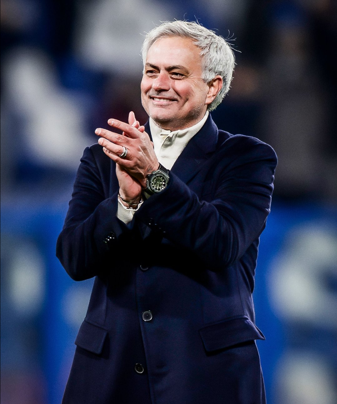 塞梅多加盟费内巴切穆里尼奥防线迎强援的简单介绍 第2张 塞梅多加盟费内巴切穆里尼奥防线迎强援的简单介绍 第2张