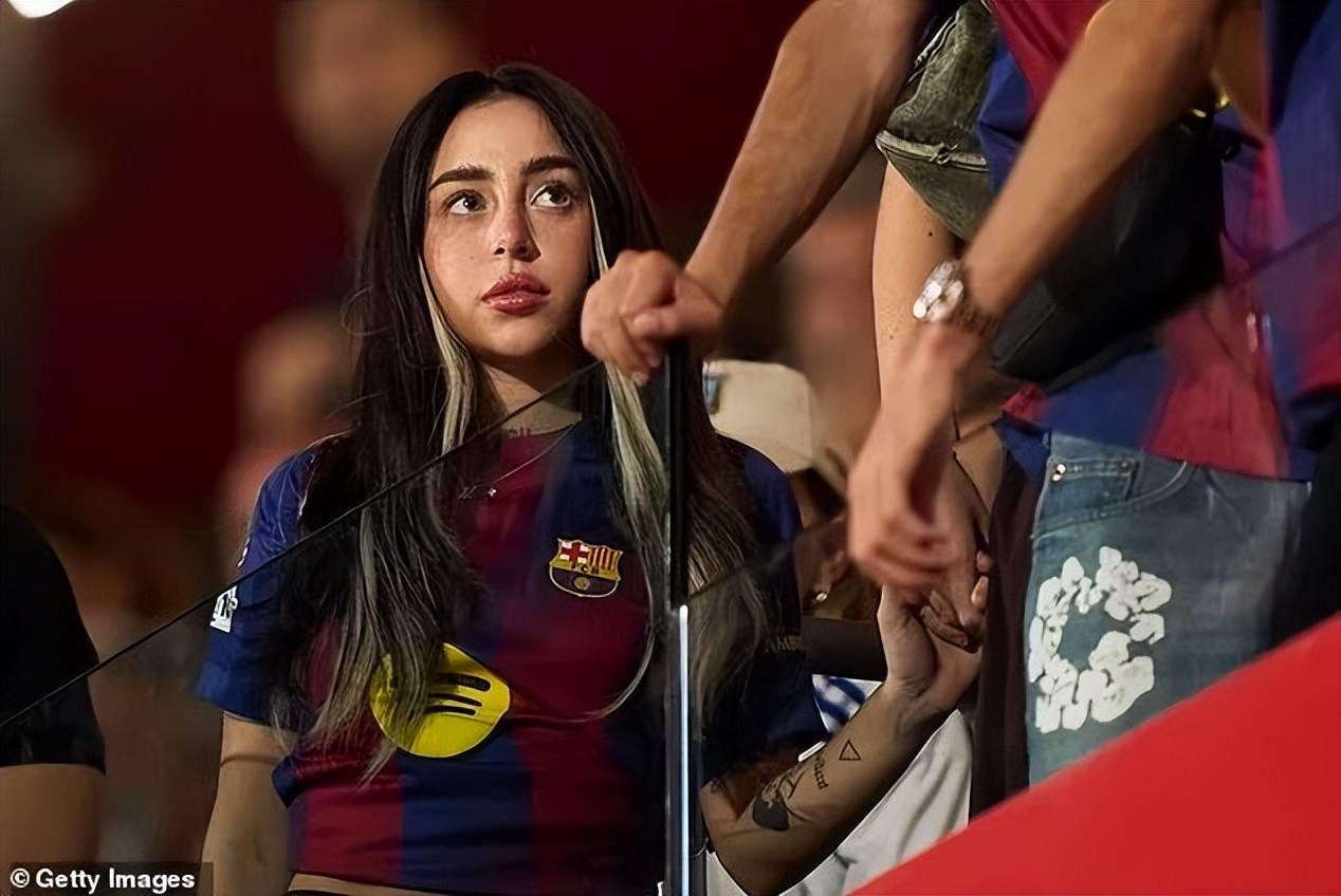 名记曝亚马尔恋爱期间举办多场派对新恋情只持续13天的简单介绍  第2张