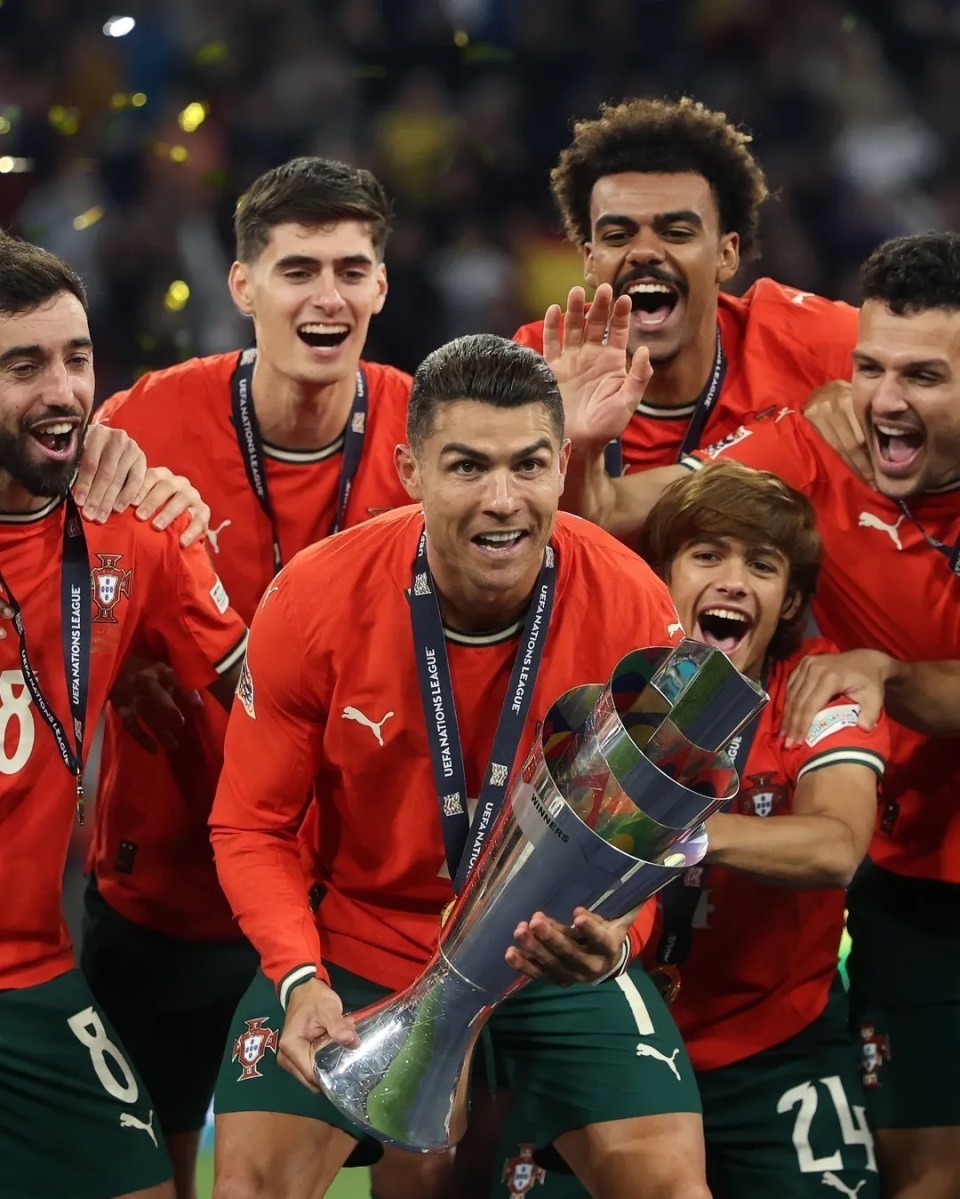 B席称C罗仍渴望更多若2026年世界杯冠军他的职业生涯将更完美的简单介绍