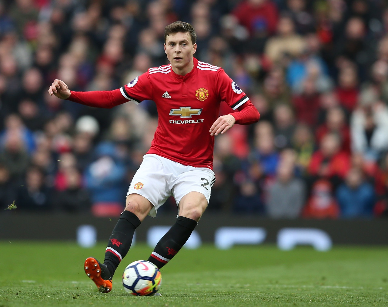 包含佛罗伦萨有意林德洛夫球队有机会免签球员的词条  第2张