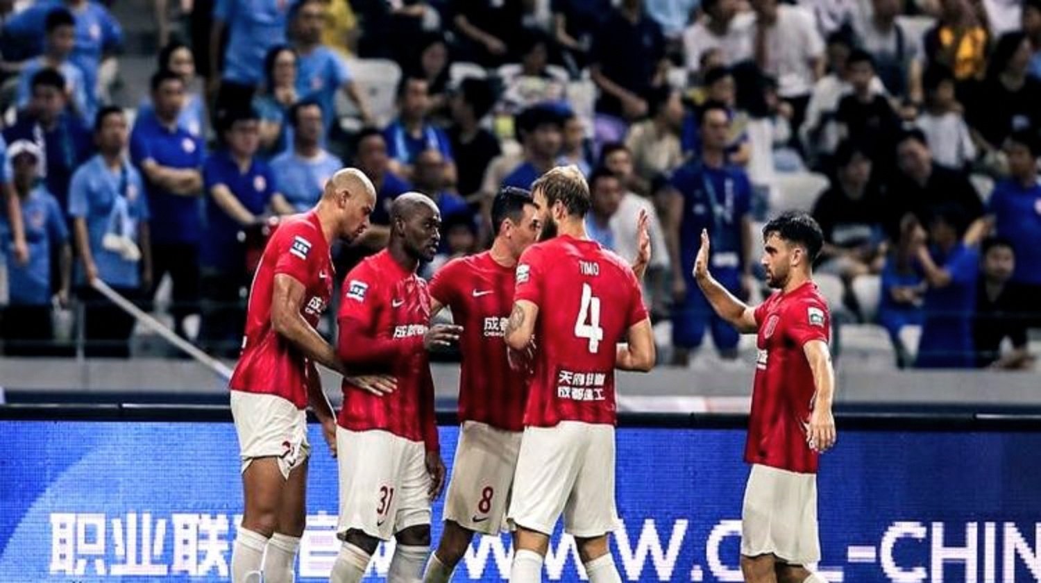 中国球迷遭日本球迷袭击致骨折发生在亚冠精英赛期间的简单介绍