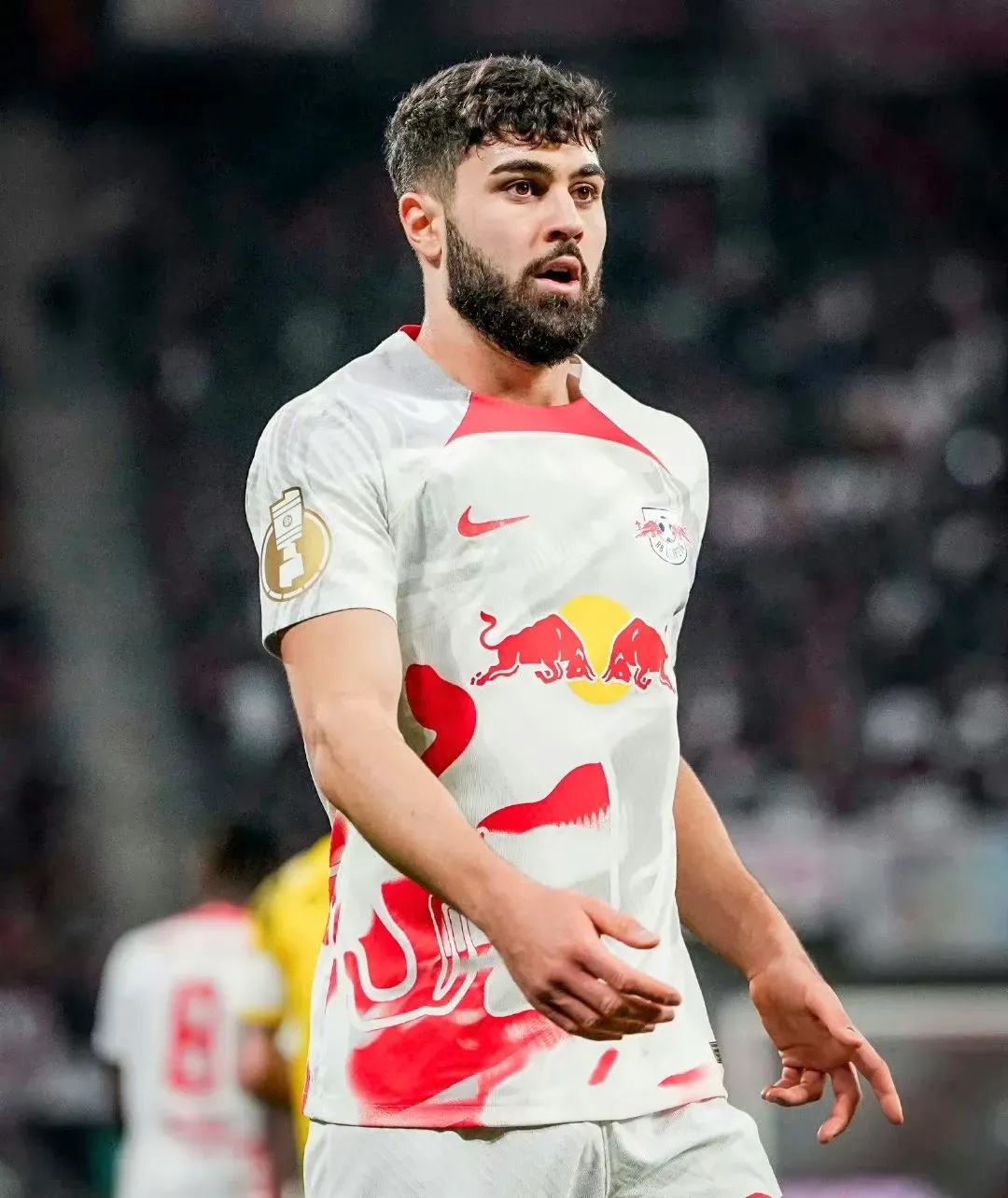 关于曼城询价迪奥戈科斯塔有意提交报价的信息