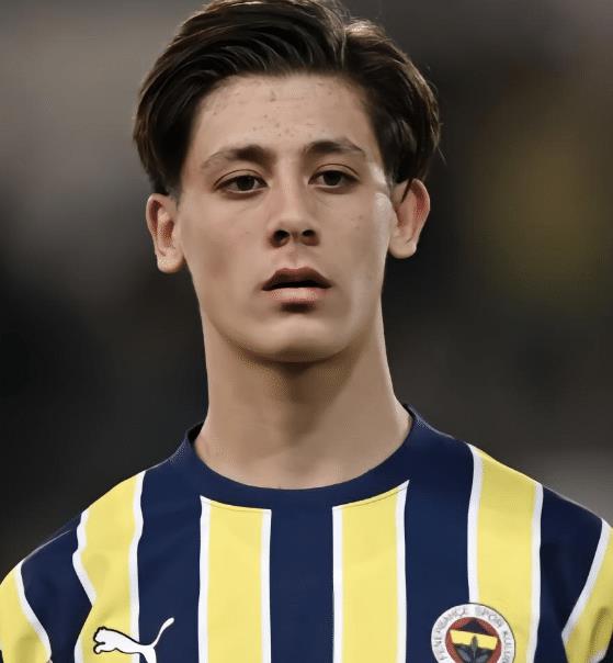 关于勒沃库森考虑签下加纳乔和安东尼填补维尔茨离队空缺的信息 第2张 关于勒沃库森考虑签下加纳乔和安东尼填补维尔茨离队空缺的信息 第2张