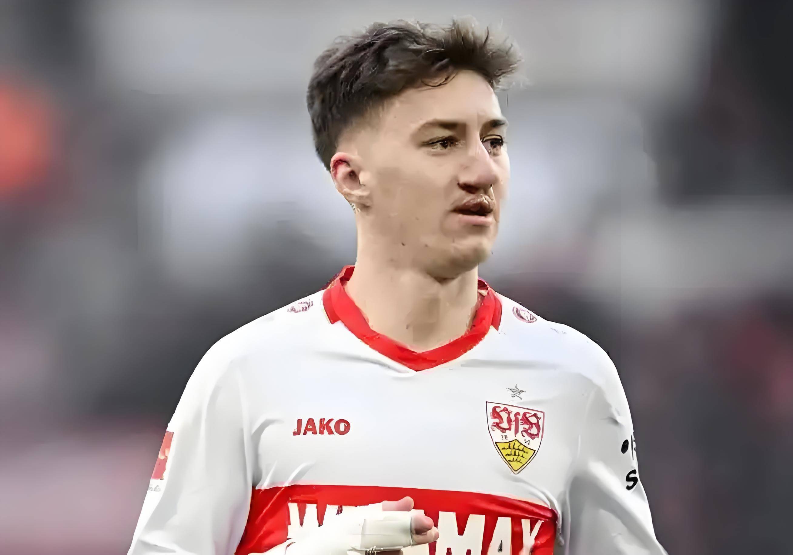 包含记者：皇马认为阵容已确定夏窗或不会再补强的词条