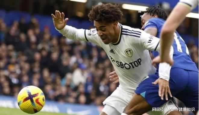 利兹联报价朗斯塔夫纽卡斯尔尚未做出回应的简单介绍