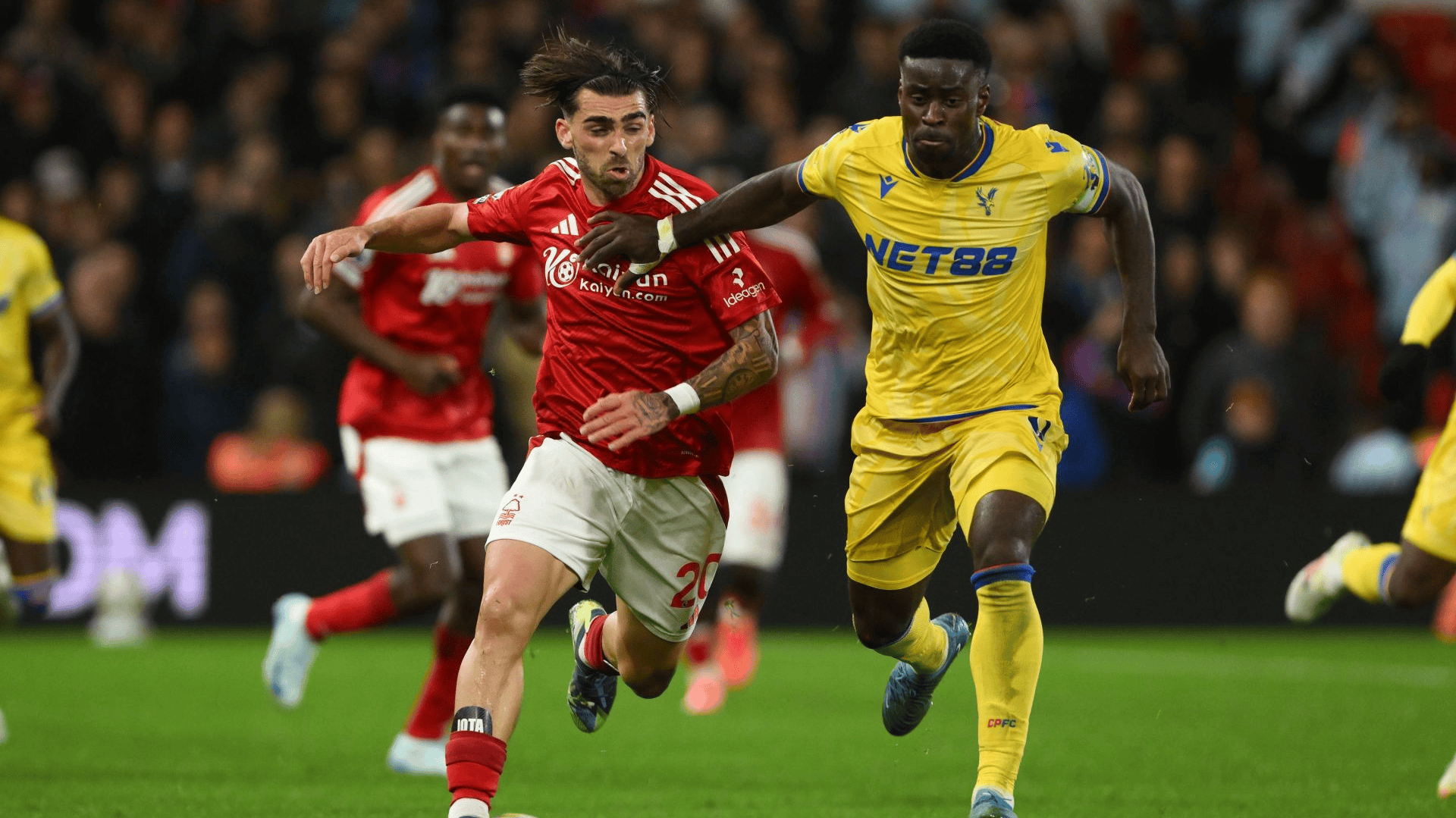 水晶宫积极推动与沃顿续约球队在与球员方面接触的简单介绍