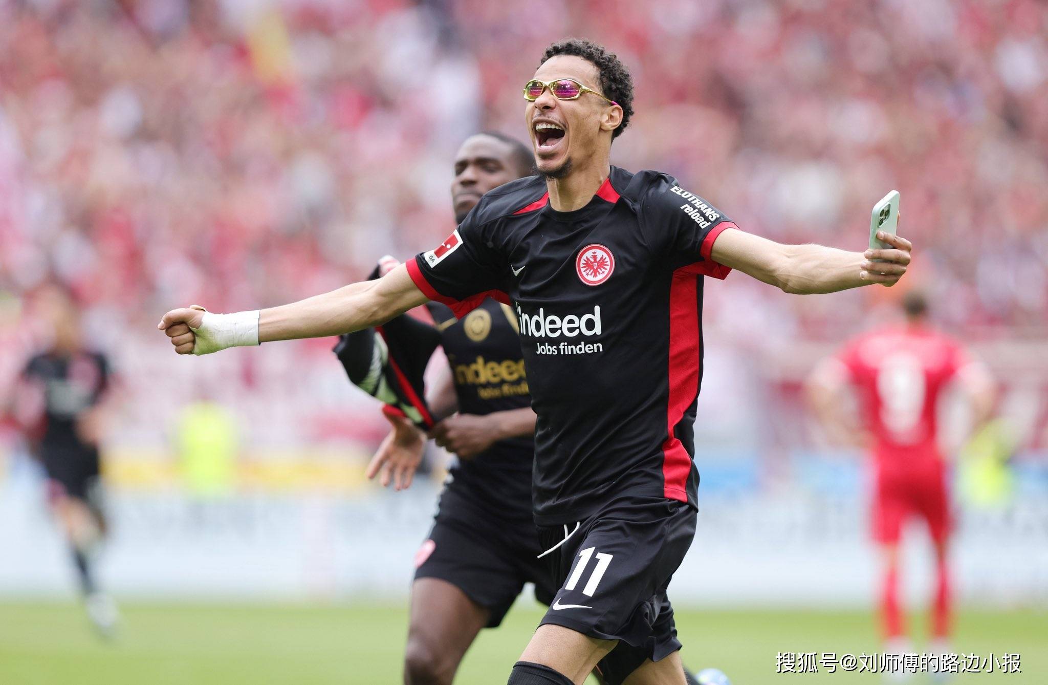 包含利物浦至少会签一名新中锋基蒂克和伊萨克是他们的主要目标的词条