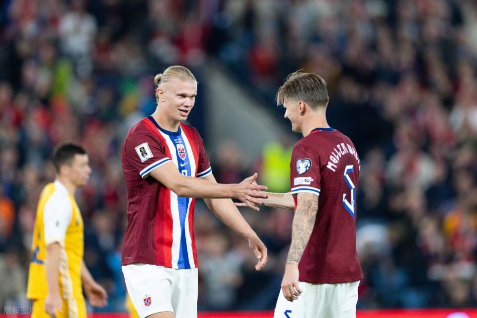 包含哈兰德请挪威全队吃汉堡庆祝即将晋级2026世界杯的词条 第1张 包含哈兰德请挪威全队吃汉堡庆祝即将晋级2026世界杯的词条 第1张