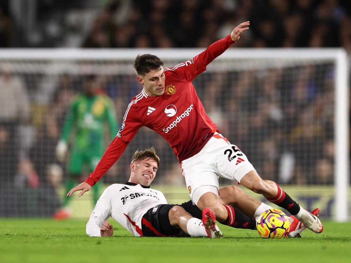 曼联取得英超三连胜红魔状态回升