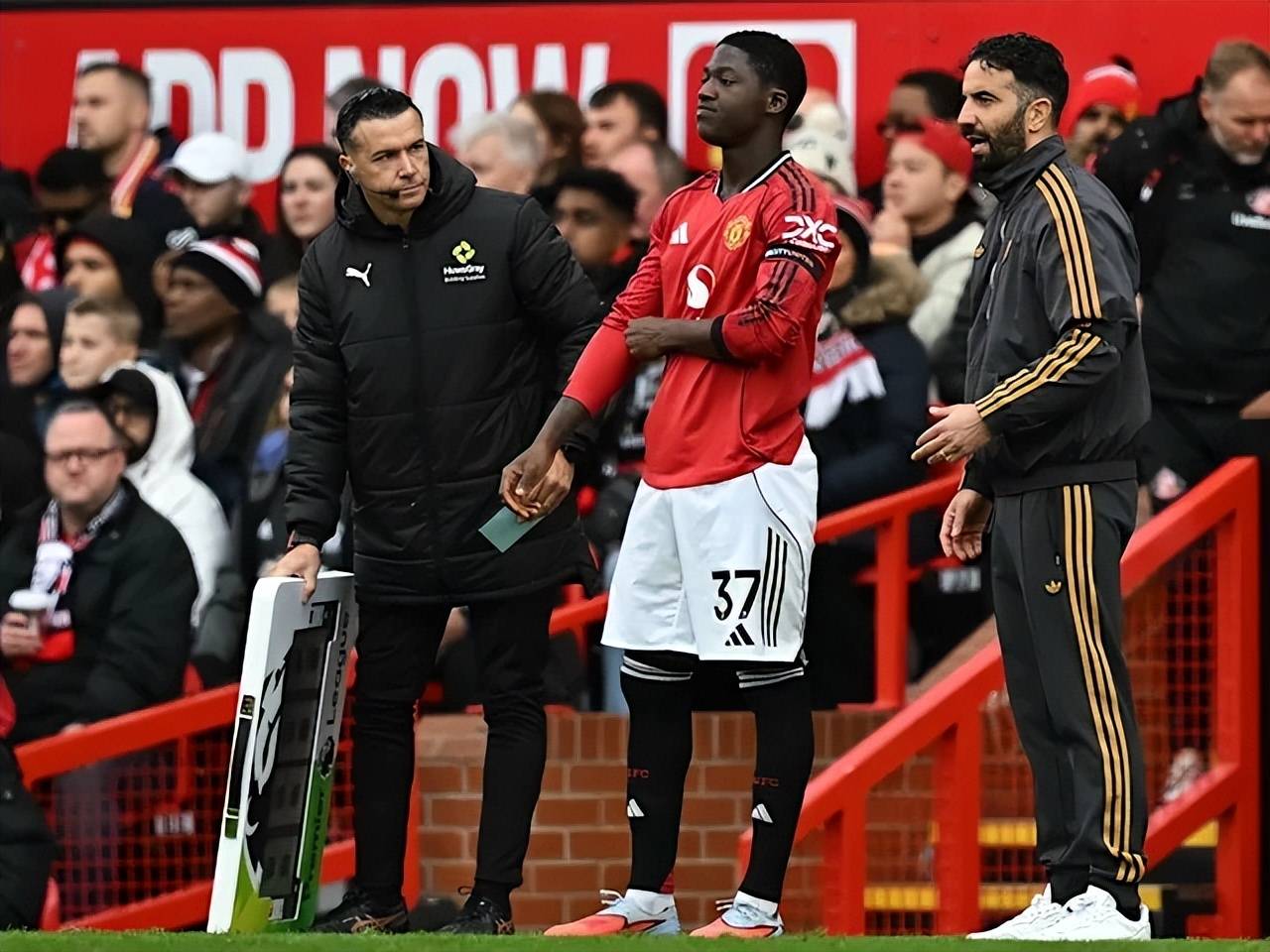 关于曼城曼联有意葡萄牙国门科斯塔阿莫林已经请求管理层行动的信息