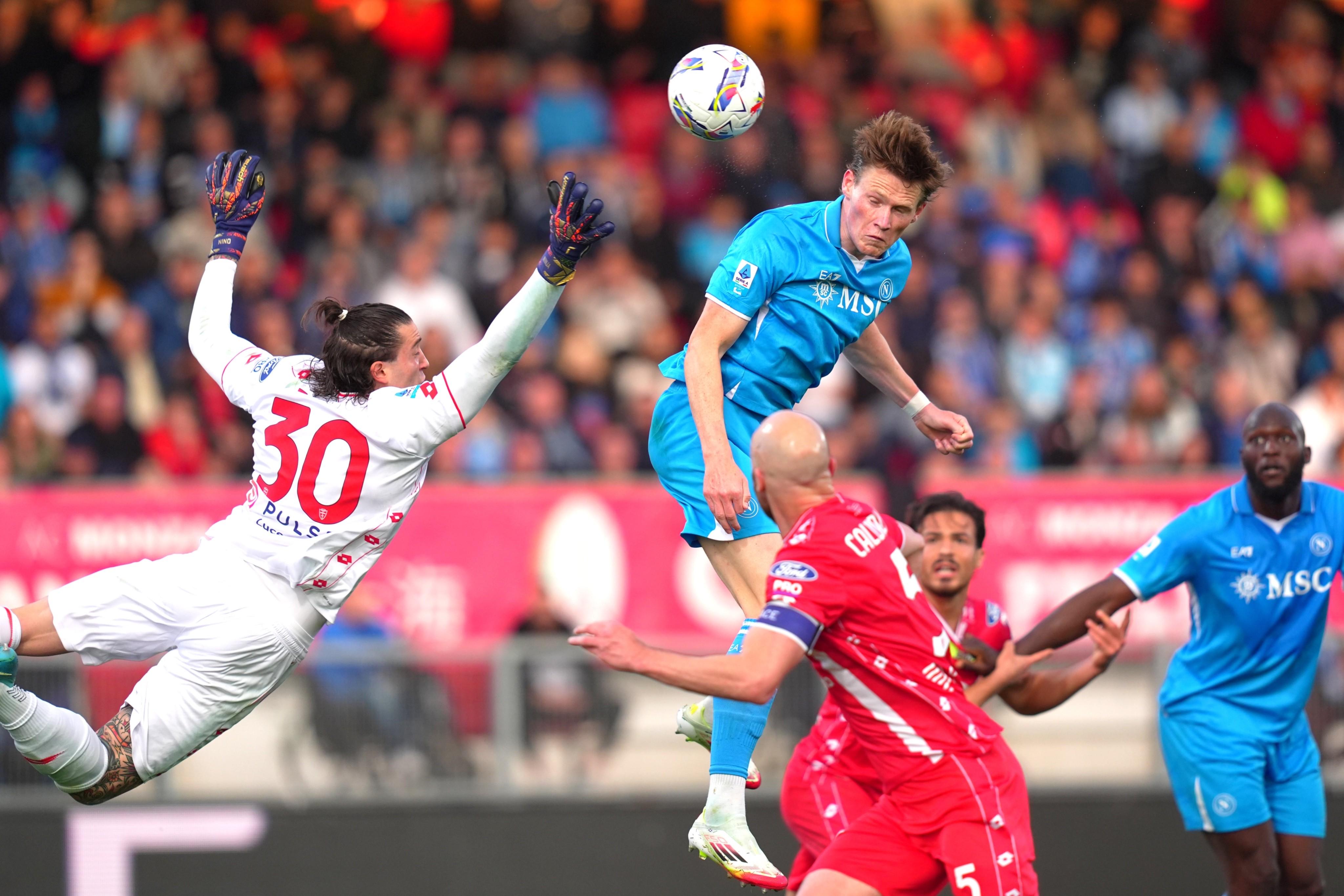 关于意甲赛季最佳球员提名前曼联中场麦克托米奈入选的信息